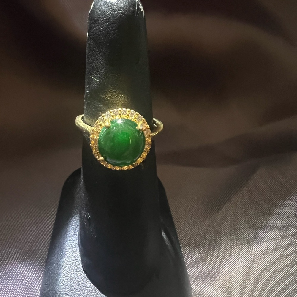 Elegant Green Gemstone Ring
